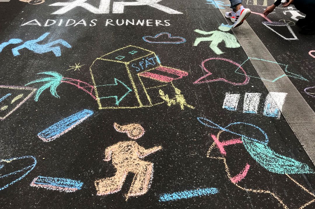 Ulrike Jensen – Projekt Kreide Illustration Adidas – Beton – Straße Ulrike Jensen - Projekt Kreide Illustration Adidas - Beton - Straße - Chalk art